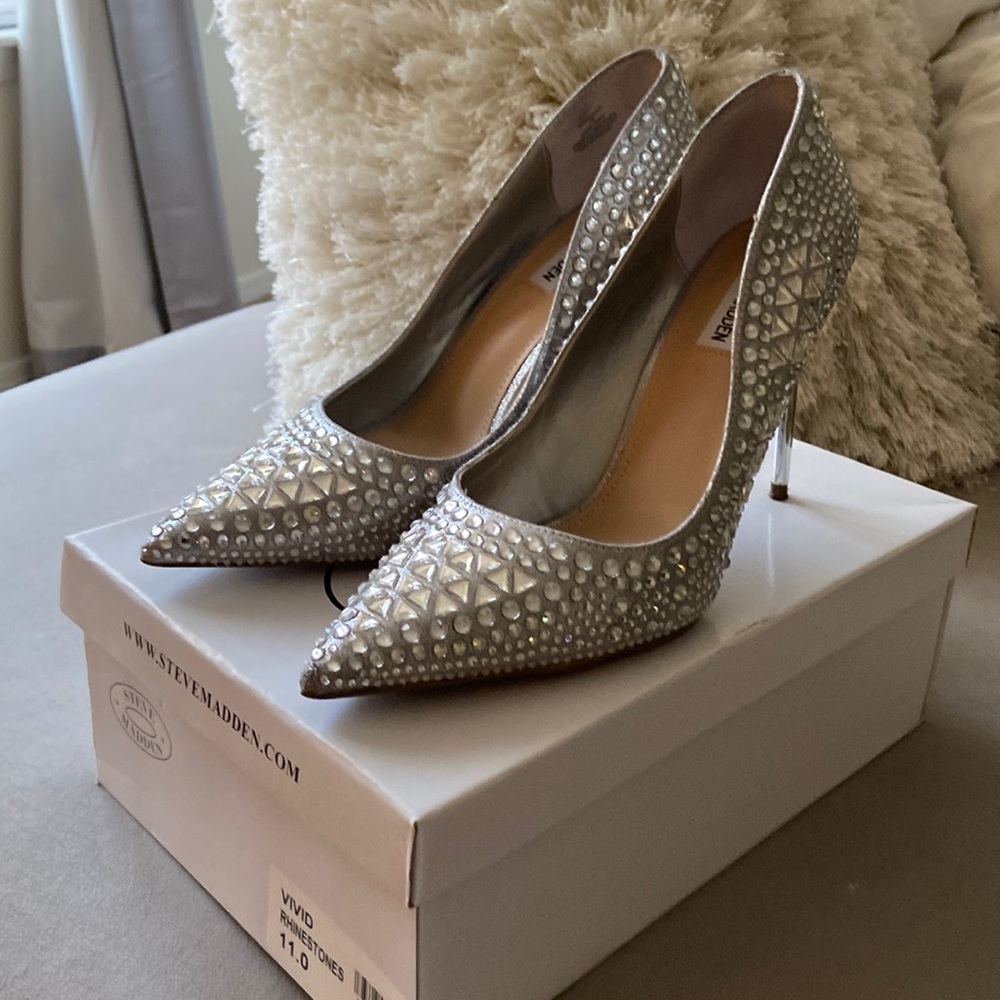Steve Madden Vivid rhinestone pumps size 11